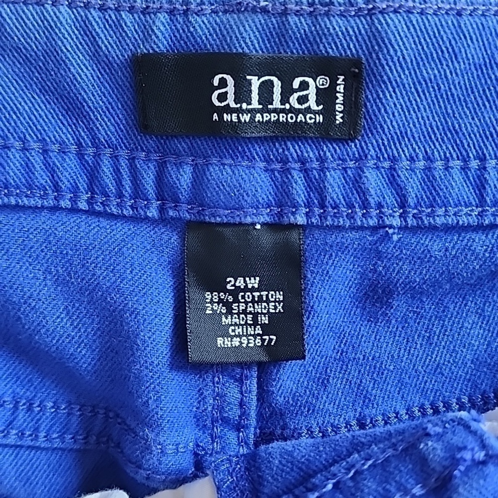 Ladies A.N.A Shorts Sz 24W - Picture 2 of 3
